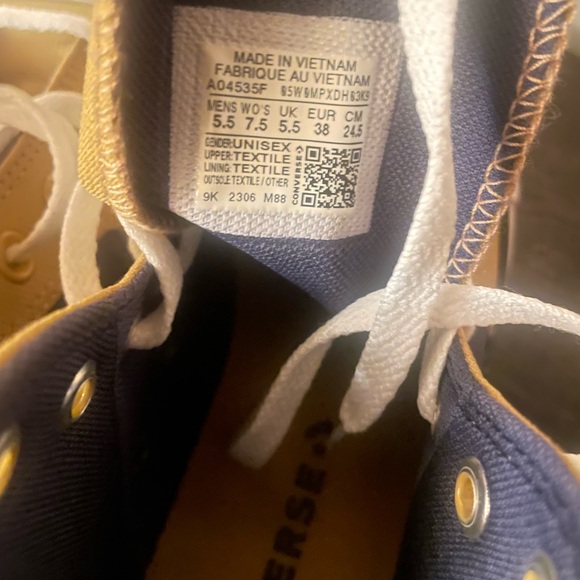 Brand converse sneakers!! - Picture 6 of 6